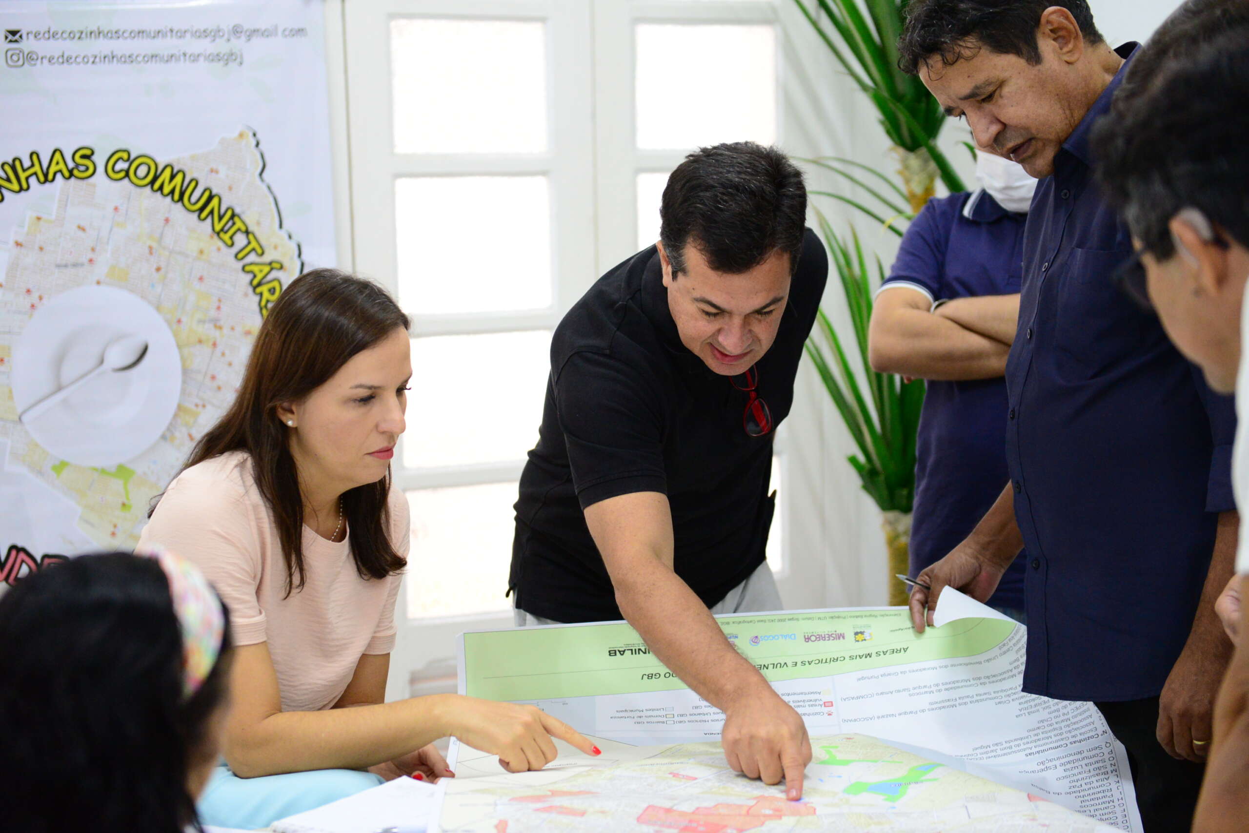 Para conhecer ações de combate à insegurança alimentar, primeira-dama do Ceará se reúne com entidades na Capital