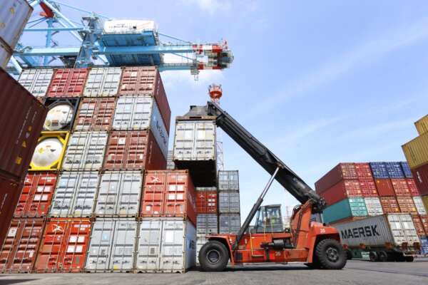 Porto do Pecém fecha 2022 com novo recorde na movimentação de contêineres