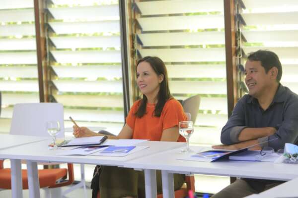 Primeira-dama visita Laboratório Íris e discute sobre novas iniciativas do Governo do Ceará