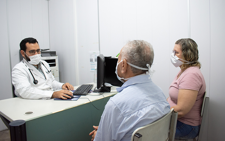 HGCC atende pacientes com Alzheimer; terapia inclui medicamentos de alto custo