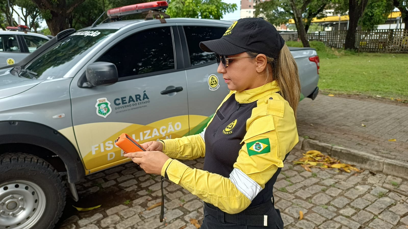 Detran-CE realiza operação especial, com apoio da PRE, durante o Carnaval 2023