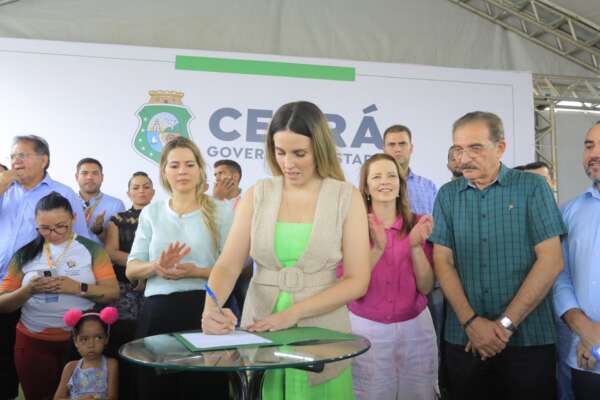 População de Crateús é beneficiada com Centro de Educação Infantil e construção de Casa da Mulher Cearense