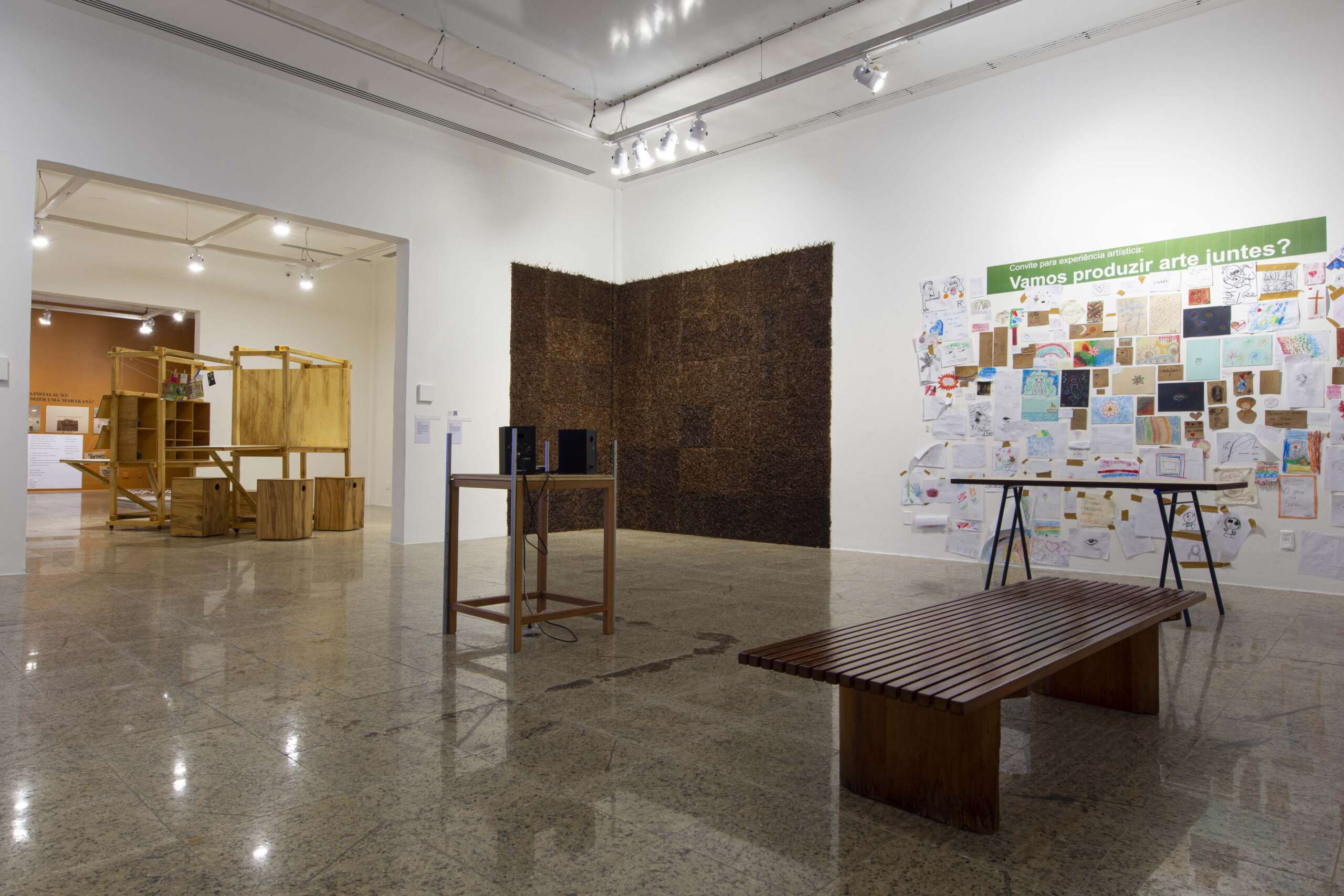 Porto Iracema das Artes realiza Oficina “Lambes Monstruosos”, com a artista Beatriz Gurgel