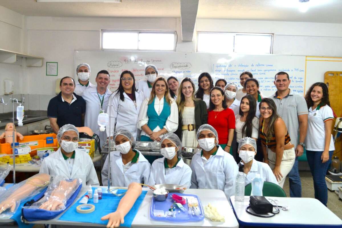 Seduc inicia entrega de equipamentos para revitalização dos laboratórios das EEEPs