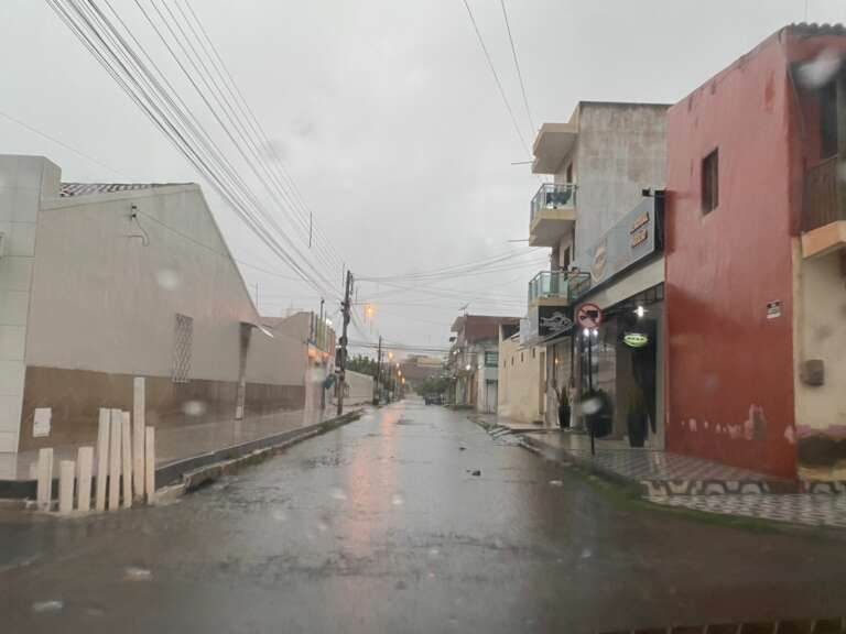 Ceará deve apresentar condições favoráveis para chuva em todas as macrorregiões até quarta-feira (15)