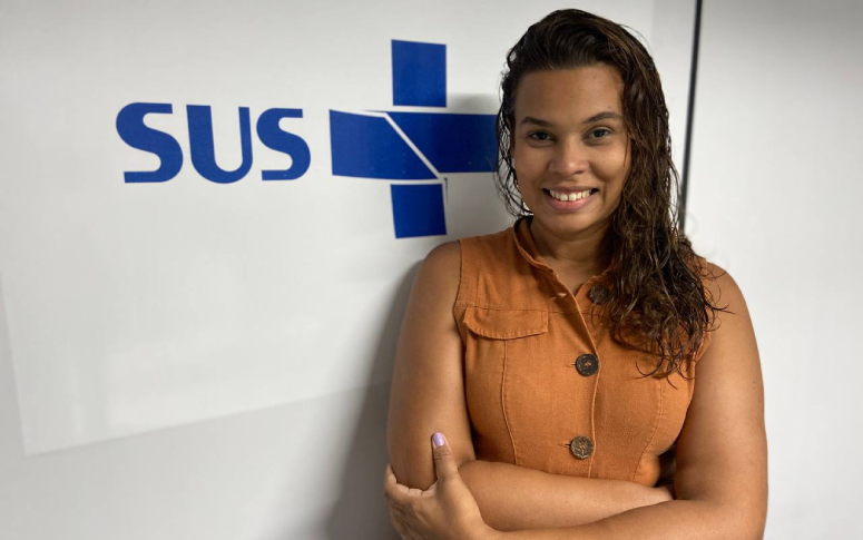 Mulheres trans e travestis devem receber cuidados em saúde de forma integral, não só no que diz respeito às identidades, diz ginecologista