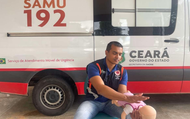 Profissional do Samu 192 Ceará orienta sobre como desengasgar bebês; veja vídeo