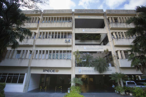 Publicação e sessão solene na Alece marcam os 20 anos de criação do Ipece