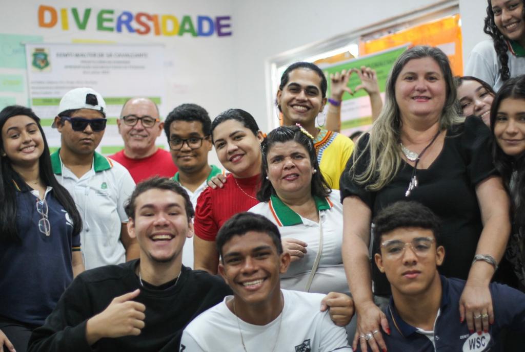 Na escola ou no trabalho, jovens com deficiência intelectual abrigados pelo Estado conquistam sua autonomia