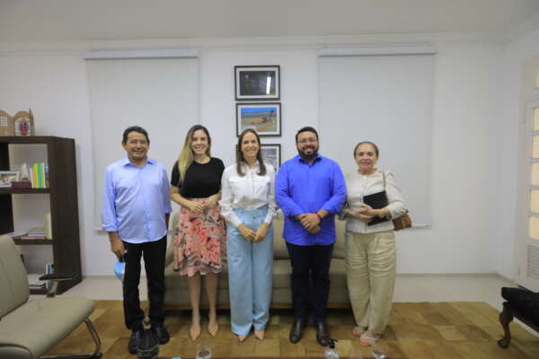 Primeira-dama e vice-governadora debatem ações para fomentar a autonomia econômica de mulheres em situação de vulnerabilidade