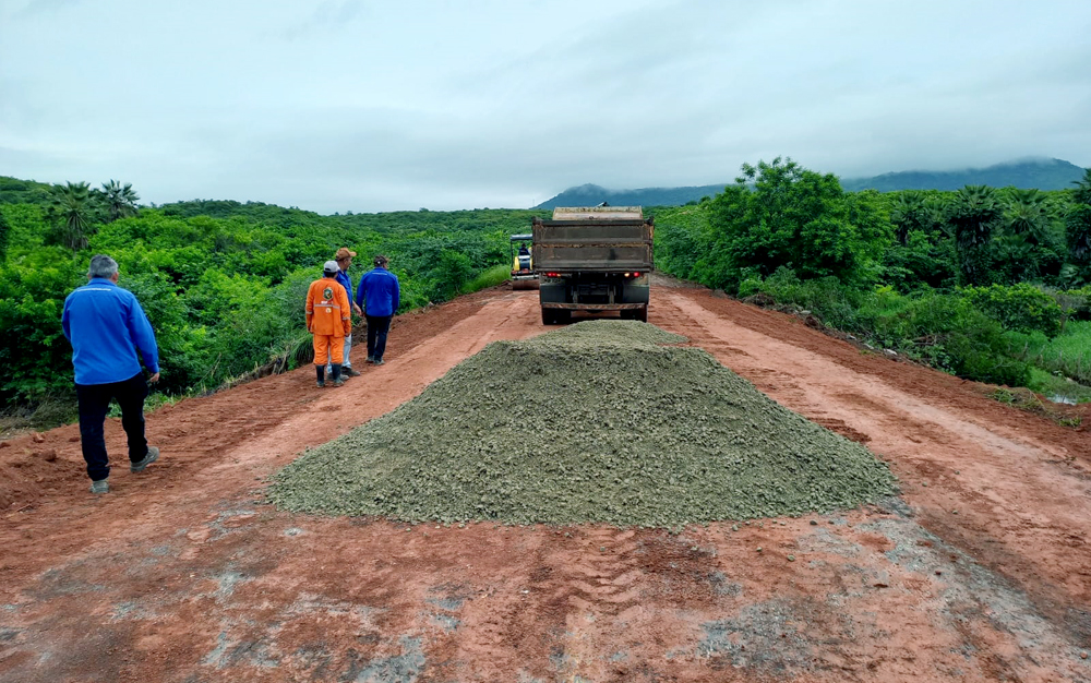 Trecho da CE-384, que liga Mauriti à Paraíba, tem tráfego liberado após recuperação paliativa; veja outras liberações