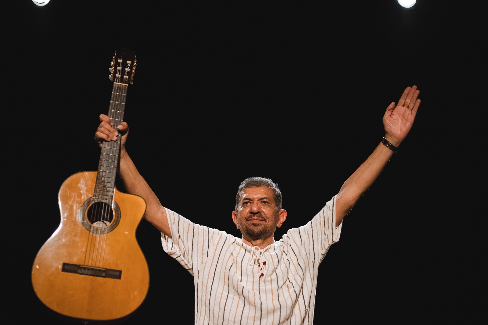 Cleivan Paiva faz show no Cineteatro São Luiz