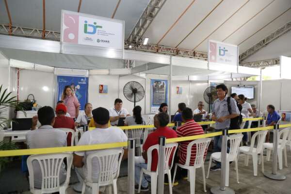 Mês do Trabalhador é celebrado com Ceará de Oportunidades, que tem 3 mil vagas de emprego abertas no estado