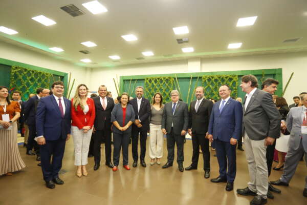 Governador do Ceará ressalta importância da produção de hidrogênio verde e ampliação de linhas de transmissão de energia no Nordeste