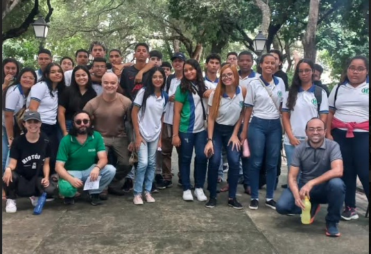 Projeto de extensão da Uece apresenta o campus Itaperi a alunos do ensino médio