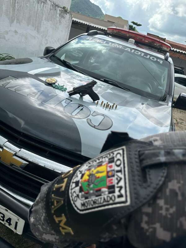 Ação da PMCE resulta em prisão e apreensão de arma de fogo e drogas em Maranguape