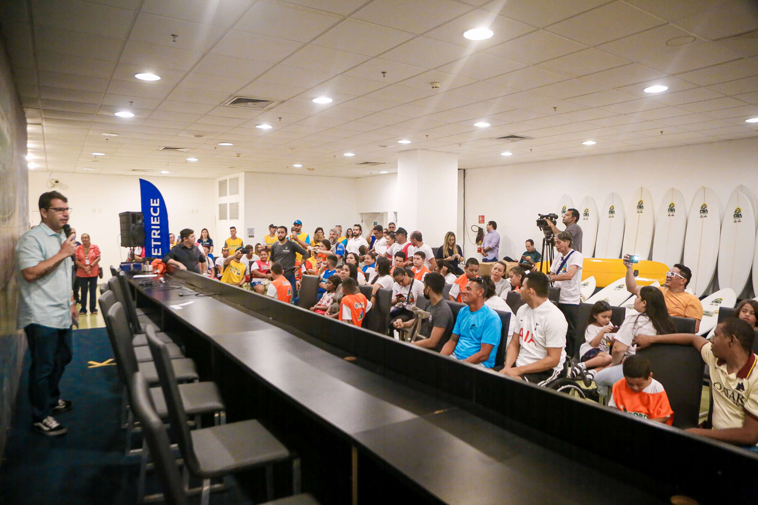 Sesporte instala dois núcleos da Clínica de Surfe Adaptado em Fortaleza