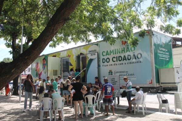 Caminhão do Cidadão realiza circuito de cidadania em Fortaleza e no Interior