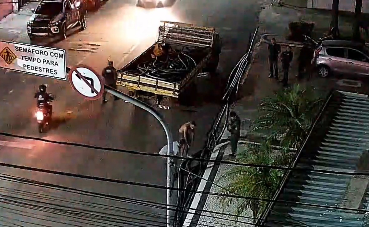 Com apoio do Nuvid, PMCE captura dupla e apreende caminhão com cabos de cobre furtados na Capital