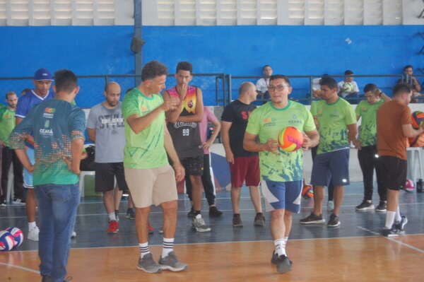 1400 pessoas participam do lançamento da modalidade de voleibol nas areninhas de Baturité e Jaguaribe