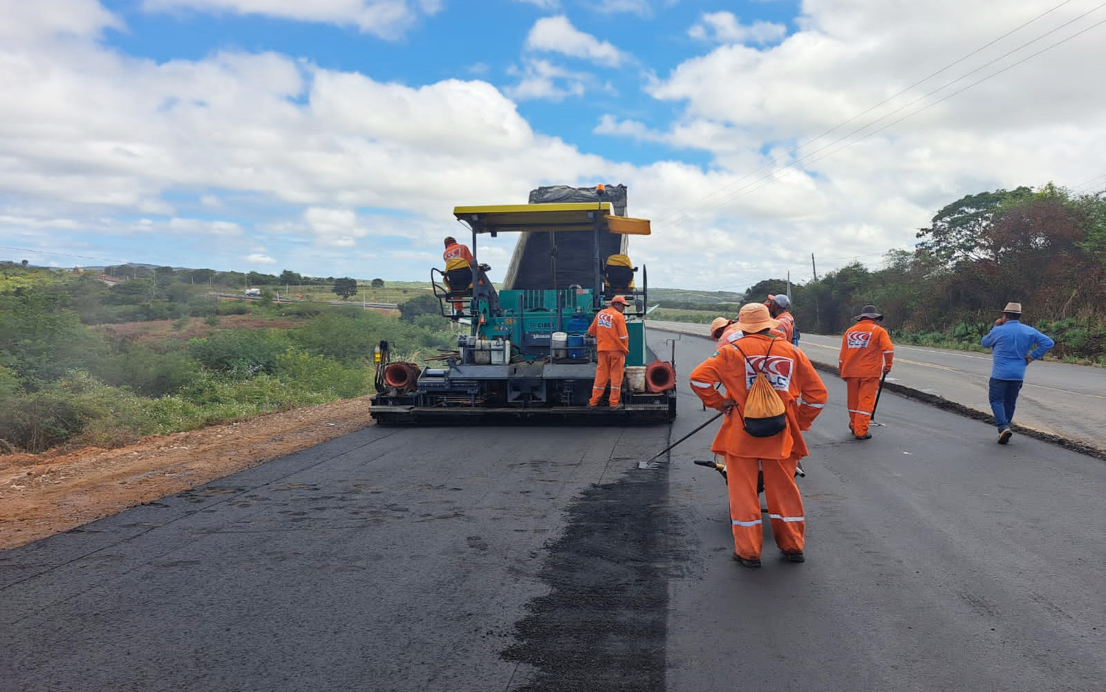 Duplicação da CE-293, entre Missão Velha e a BR-116, chega a 50% de execução