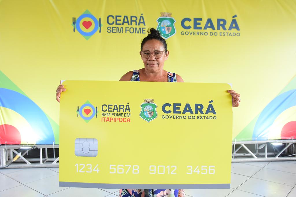 Governo do Ceará realiza entregas de cartões Ceará Sem Fome em Itapipoca, Trairi, Itarema e Acaraú