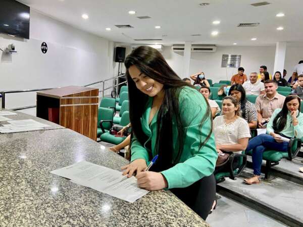 Sesa empossa novos médicos e técnicos de enfermagem aprovados no concurso