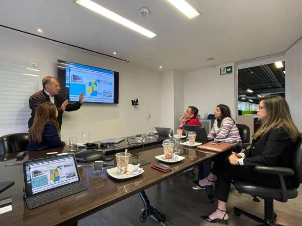 ZPE Ceará conclui missão na América Latina em visita à Colômbia