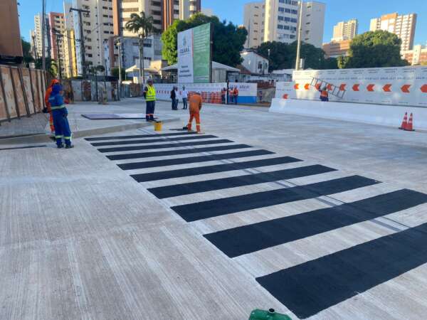 Tráfego de veículos e pedestres será liberado na Rua Nunes Valente neste sábado (29)