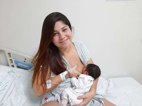 HRN realiza laqueaduras por via umbilical após parto natural