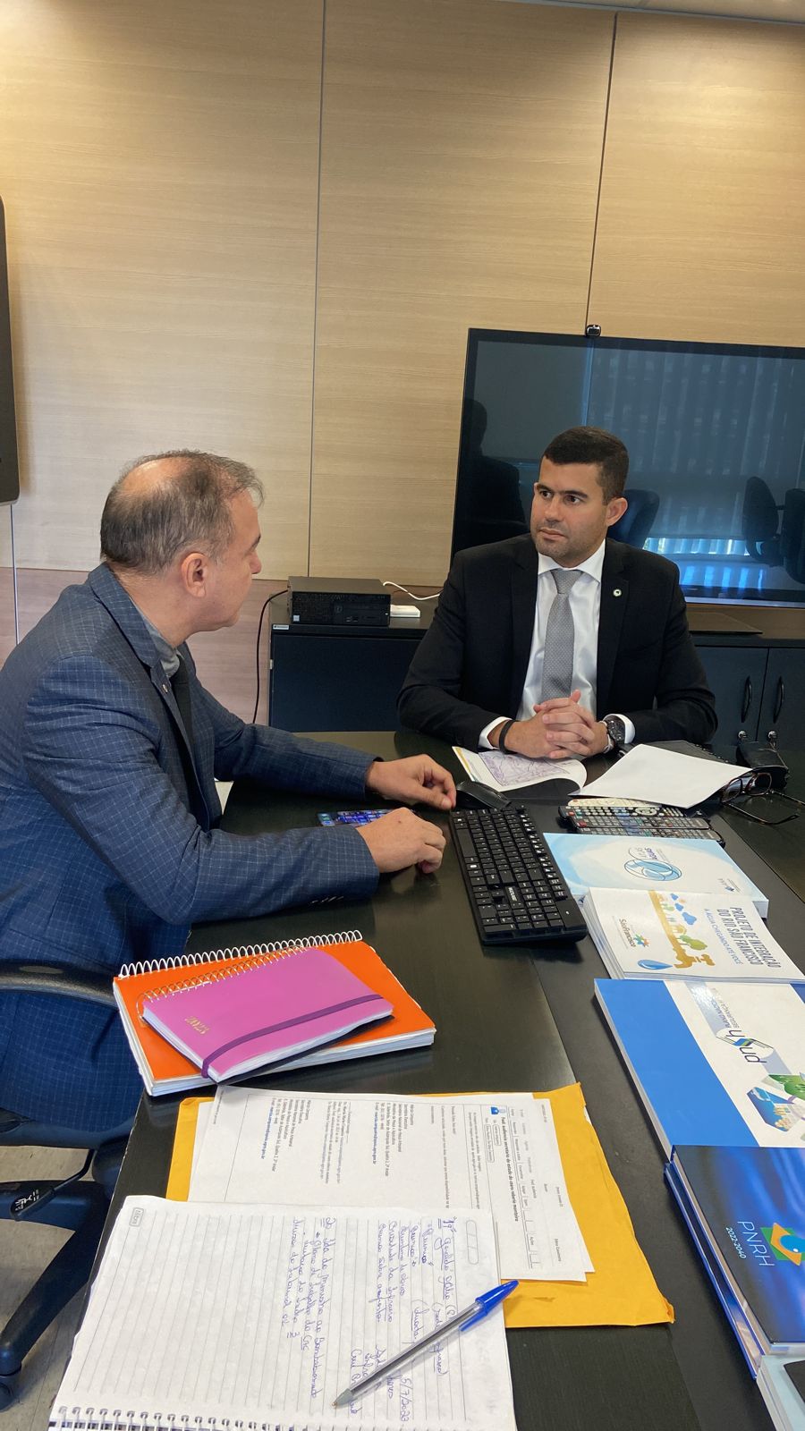 Em Brasília, Secretaria dos Recursos Hídricos discute implantação do Ramal do Salgado