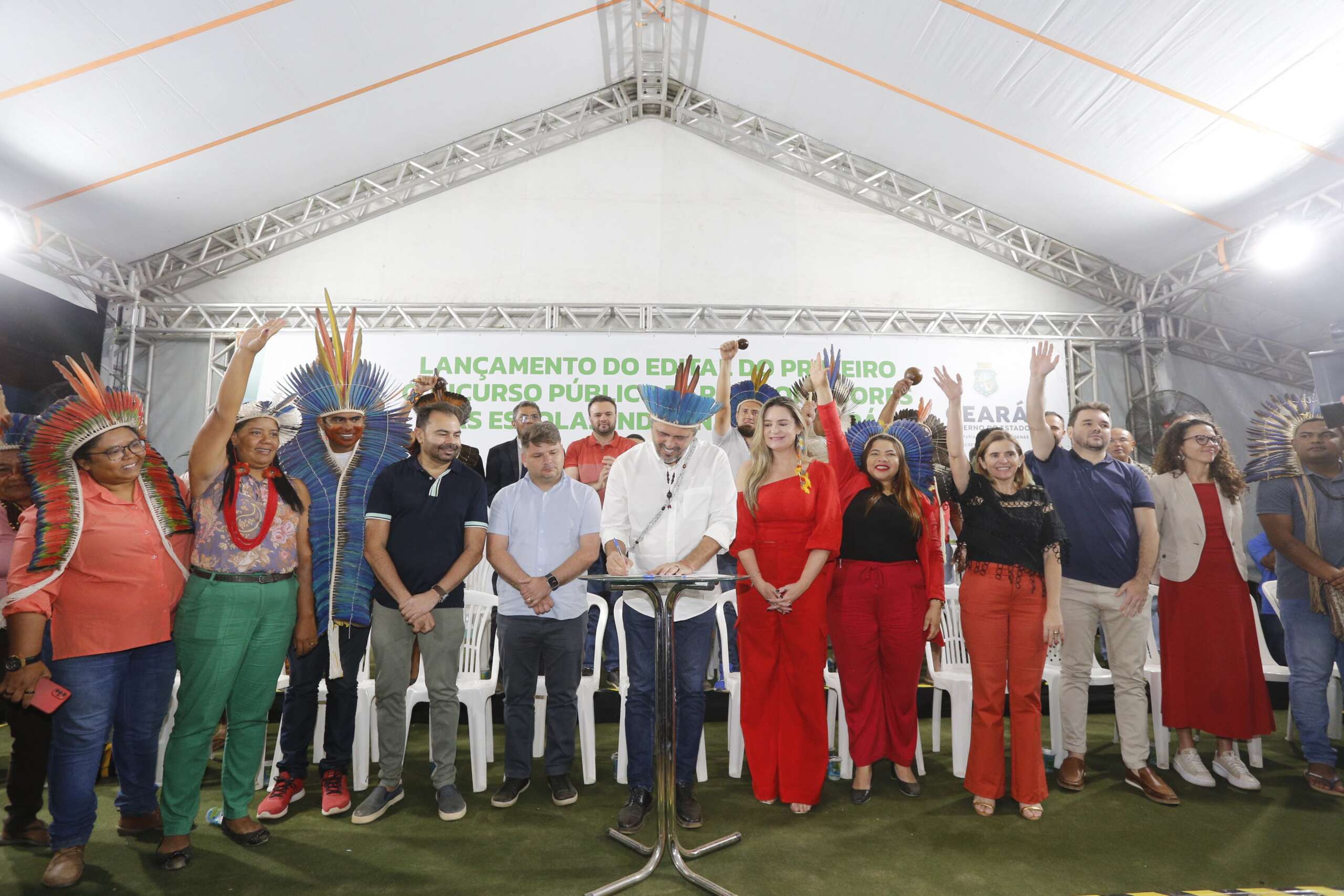 Inédito: concurso do Governo do Ceará seleciona professores indígenas para escolas de 14 etnias