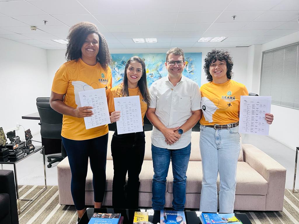 Governo do Ceará entrega passagens internacionais para atletas representarem o Brasil na Argentina