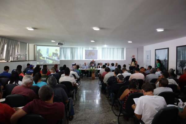 SRH destaca gestão participativa em encontro de renovação do CBH RMF