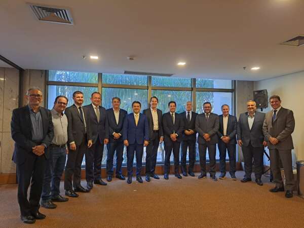 Presidente da Cagece, Neuri Freitas, é reeleito diretor-presidente da Aesbe