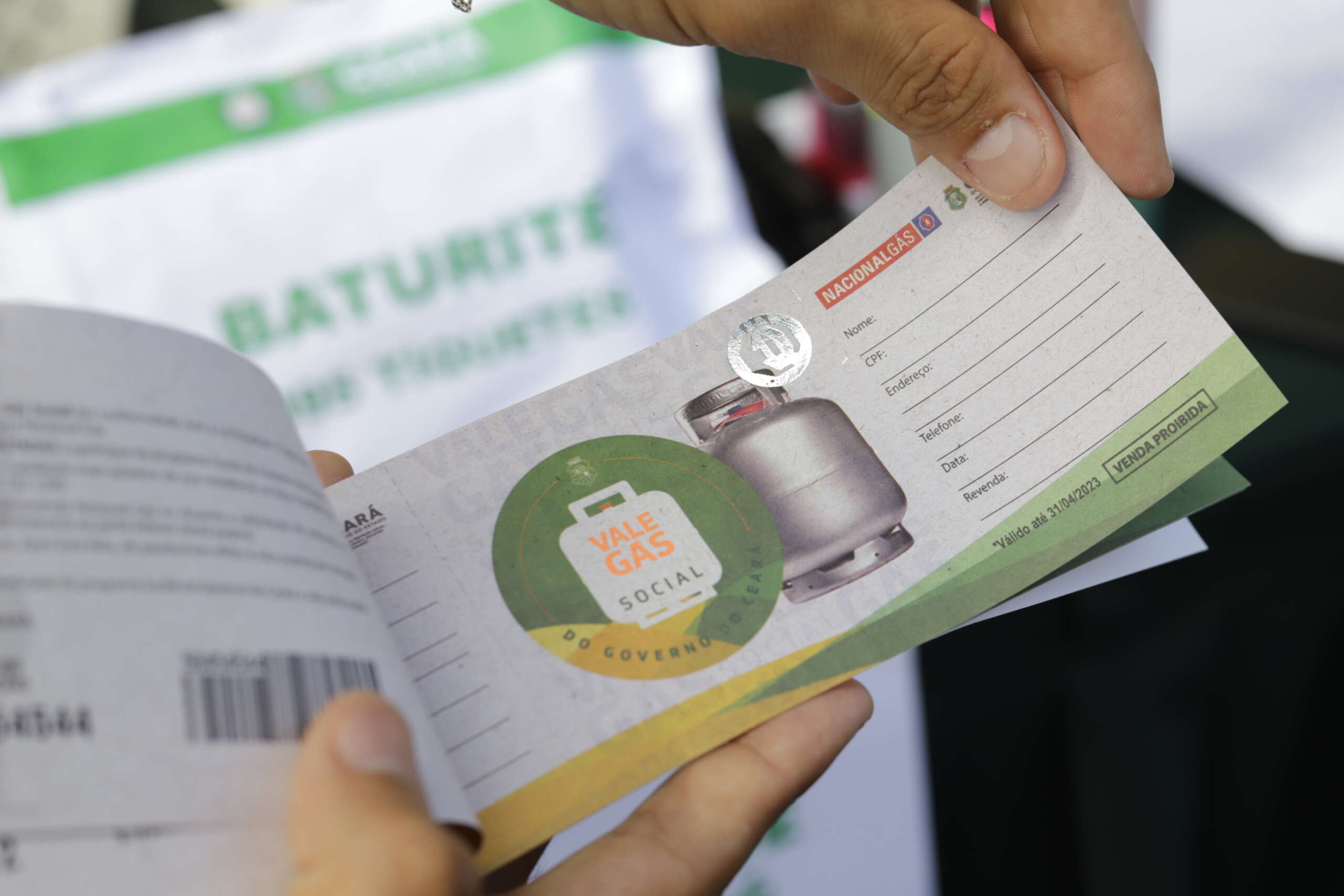 Vale Gás Social: Cozinhas sociais e entidades cadastradas recebem tíquetes e doação de mais de seis mil quilos de alimentos