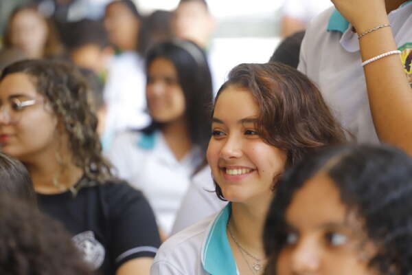 Ceará reduz proporção de jovens que não trabalham e nem estudam