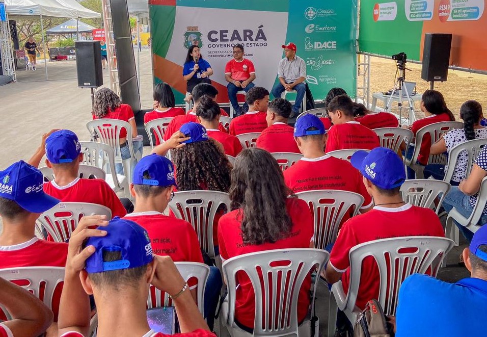 Palestras movimentam primeiro dia do estande da SDA na Expoita