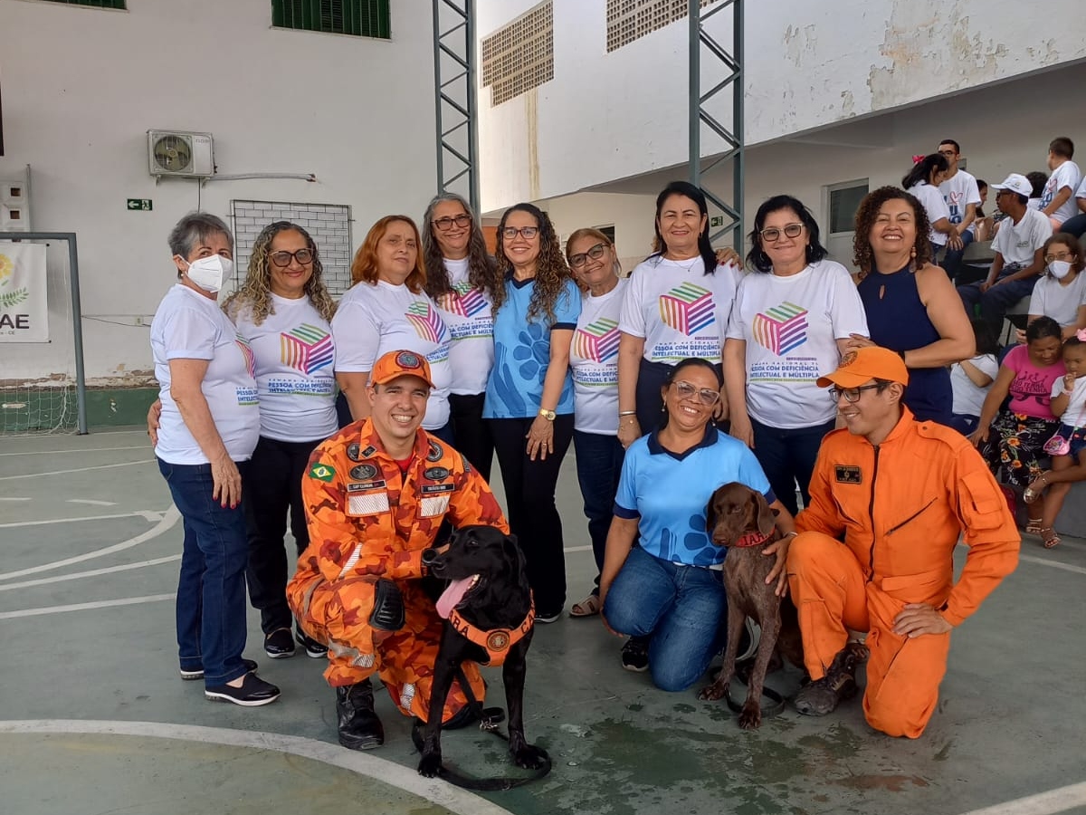 CBMCE leva projeto social CãoTerapia para escolas, hospitais e instituições filantrópicas que atendem crianças e adolescentes