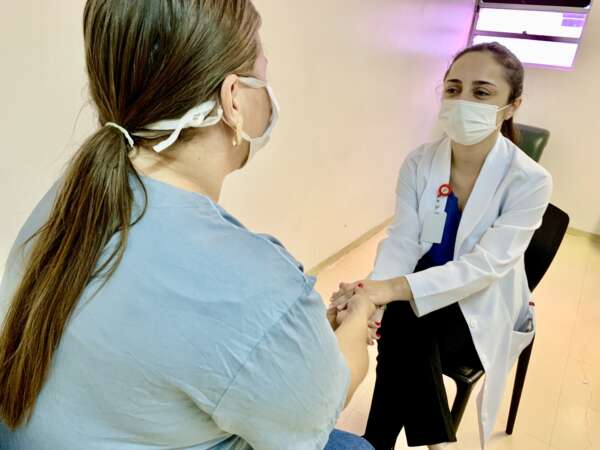 Dos primeiros socorros ao cuidado integral: a importância da Psicologia no cuidado aos pacientes