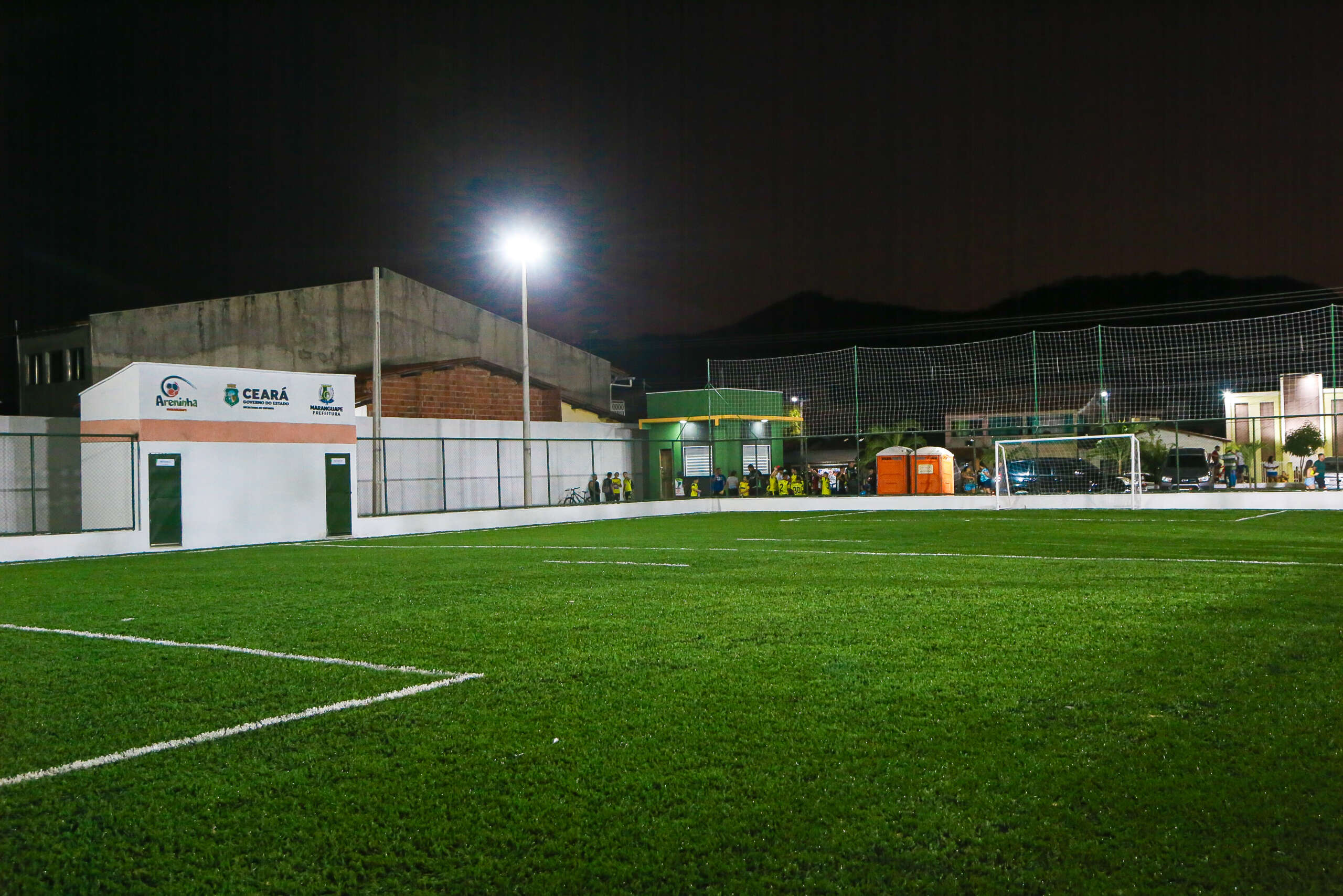 Governo do Ceará entrega areninha de número 320 em Maranguape