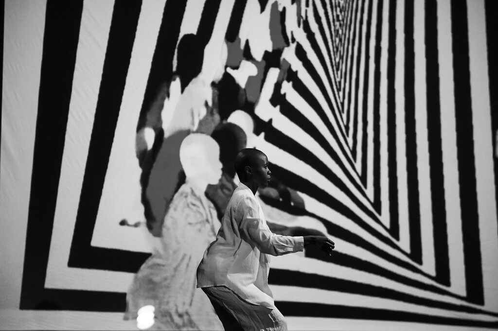 Em parceria com o curso de Teatro da UFC, companhia francesa Corps Indociles realiza aulas abertas na Porto Iracema das Artes