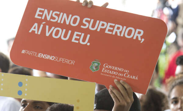 Rede estadual do Ceará tem 16 aprovados em Medicina em universidades públicas estaduais