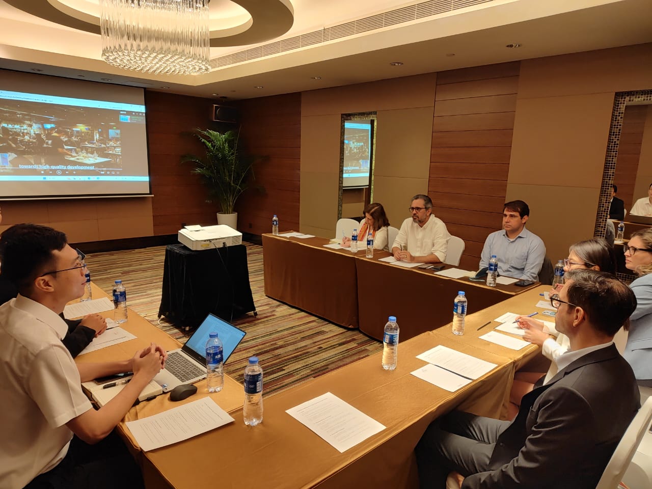 Na China, Comitiva cearense tem reuniões com empresas especializadas em hidrogênio e biodiesel