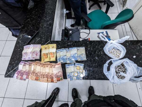 Homem suspeito de tráfico de drogas é preso pela Polícia Militar do Ceará em Sobral