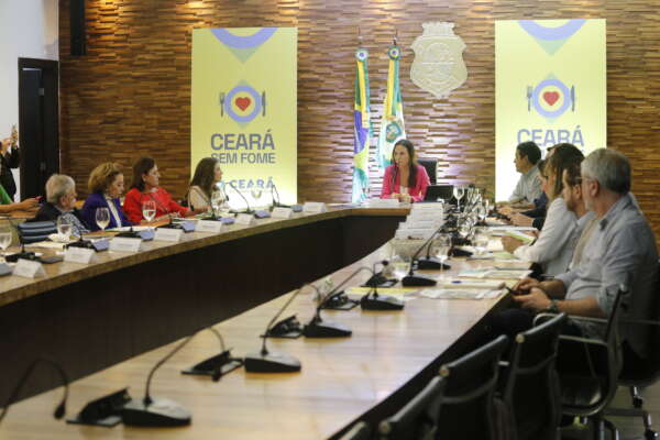 Fortalecimento de ações do programa Ceará Sem Fome é debatido em reunião com líderes empresariais