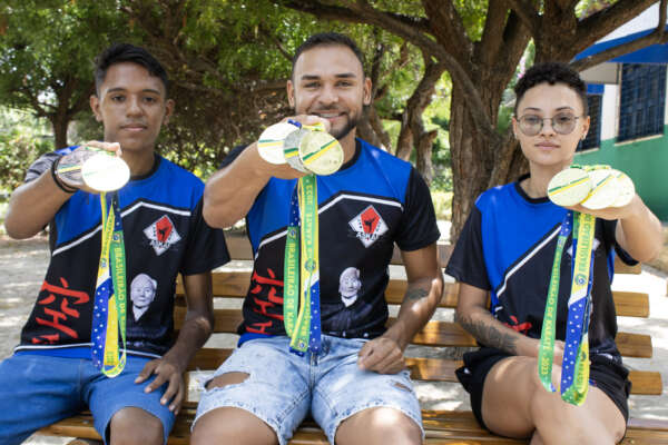 Atletas de equipamentos sociais são medalhistas em  Campeonato Brasileiro de Karatê