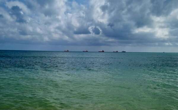 Fortaleza: 19 trechos de praia estão próprios para banho neste fim de semana