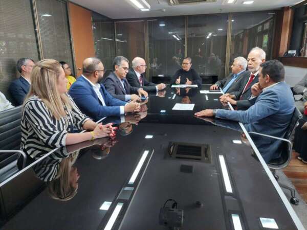 Secitece preside reunião de posse dos novos dirigentes do Conselho de Reitores do Ceará