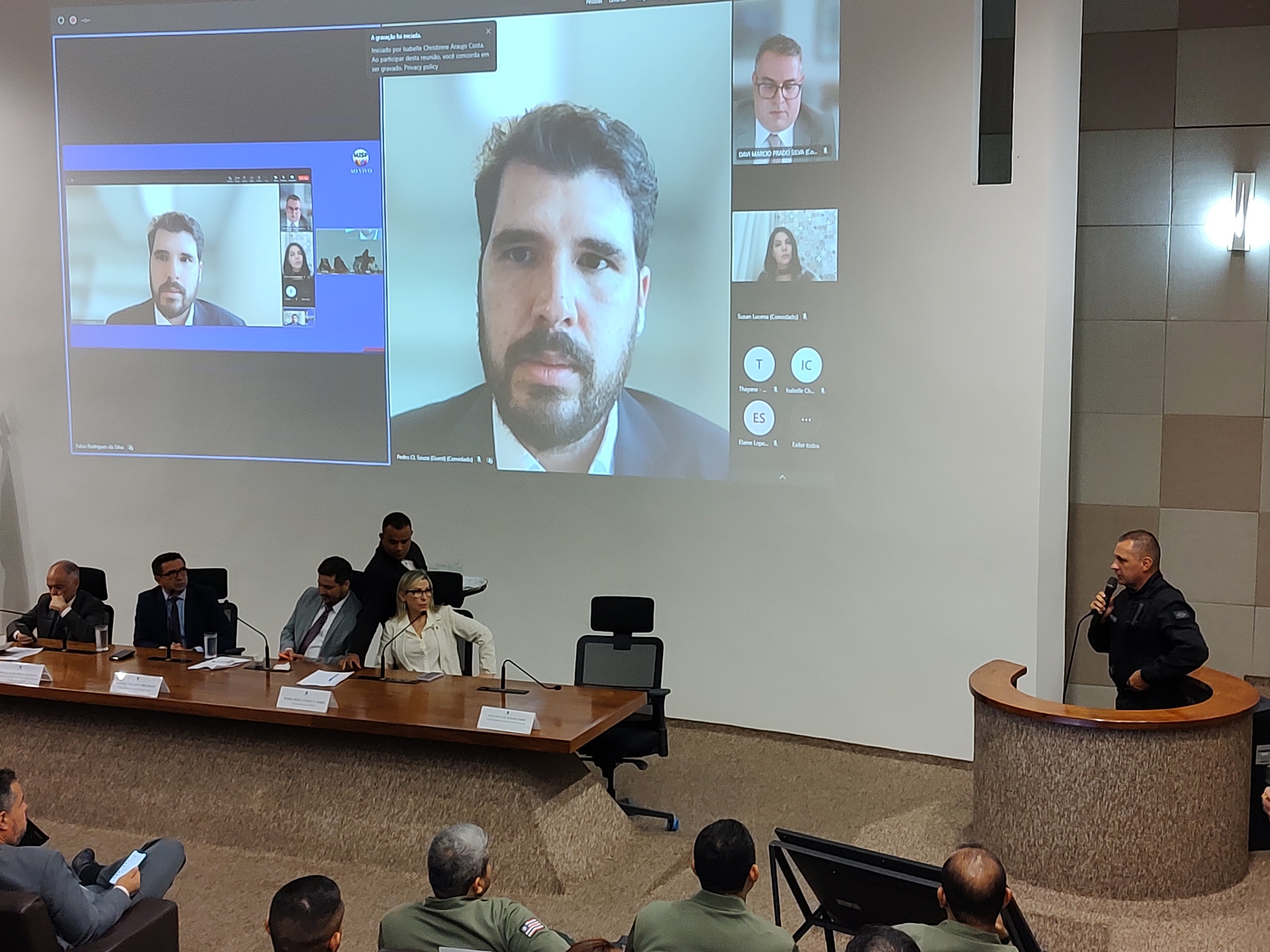 Ceará apresenta experiência pioneira no país no uso de câmeras corporais dentro do sistema penitenciário